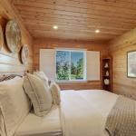 Beaver Hills Retreat - Amenities - Queen Size Bed