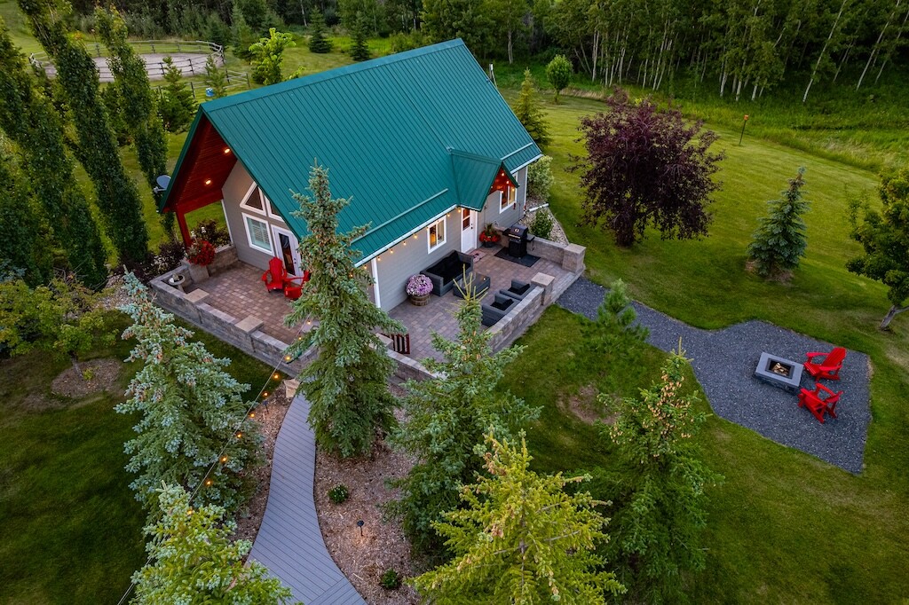 Cabin Rental near Elk Island National Park