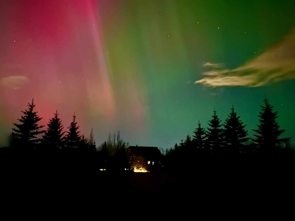 Northern Lights Beaver Hills Retreat