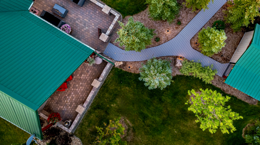 Couples getaway Alberta - Beaver Hills Retreat