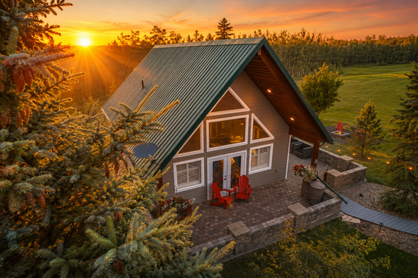 Private executive cabin near Fort Saskatchewan