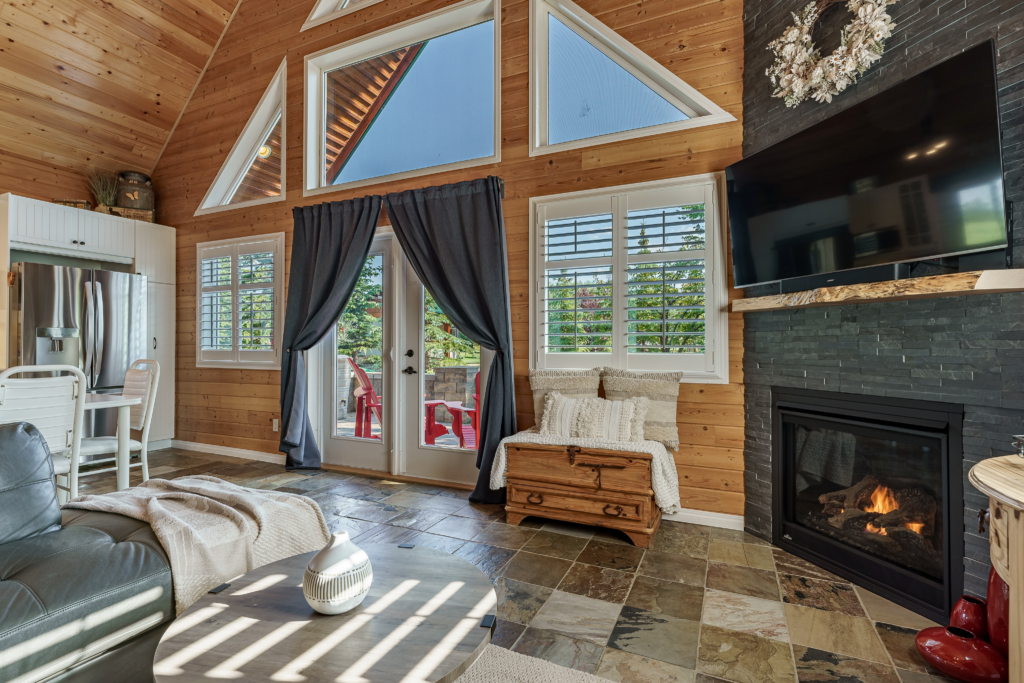 Romantic cabin near Edmonton Alberta
